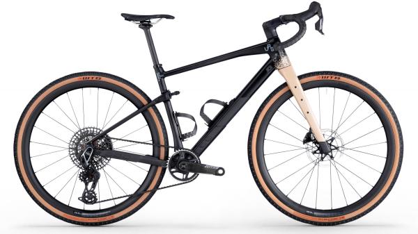 BMC URS 01 ONE Carbon Black / Marrone M